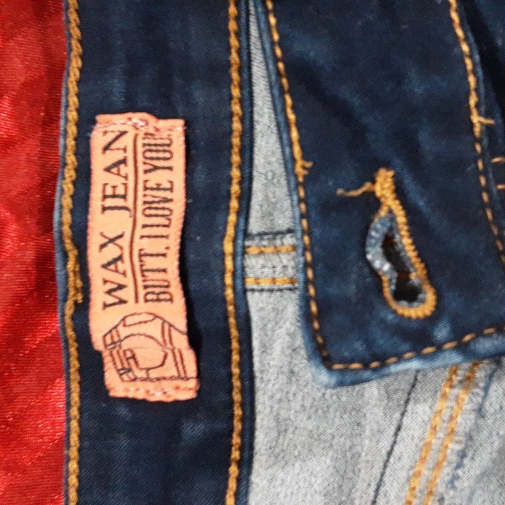 Shorts - Picture 3 of 4